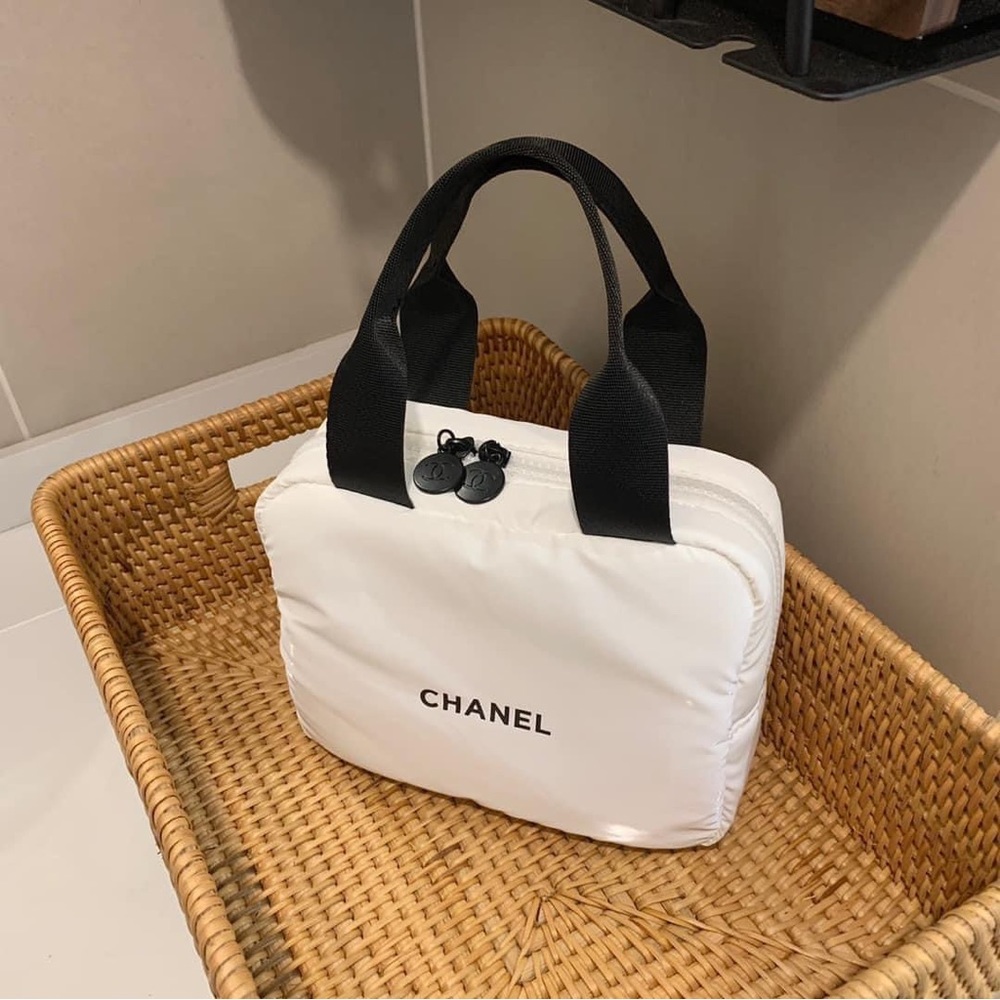 Chanel - Picture 4 of 5